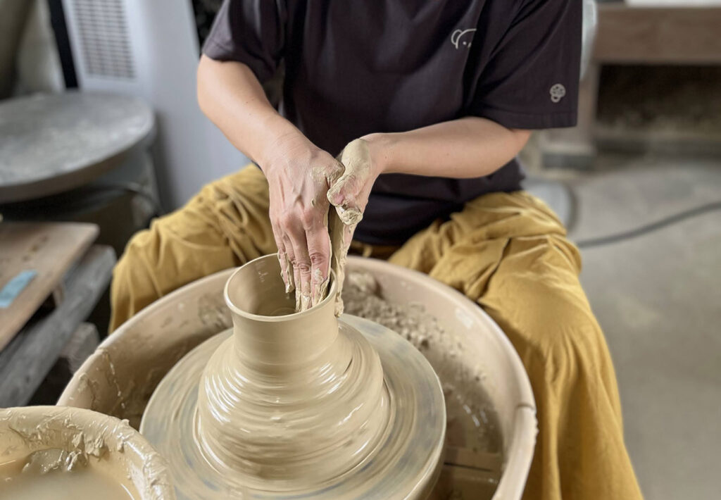 White Porcelain Pottery Experience at Hakuji Studio