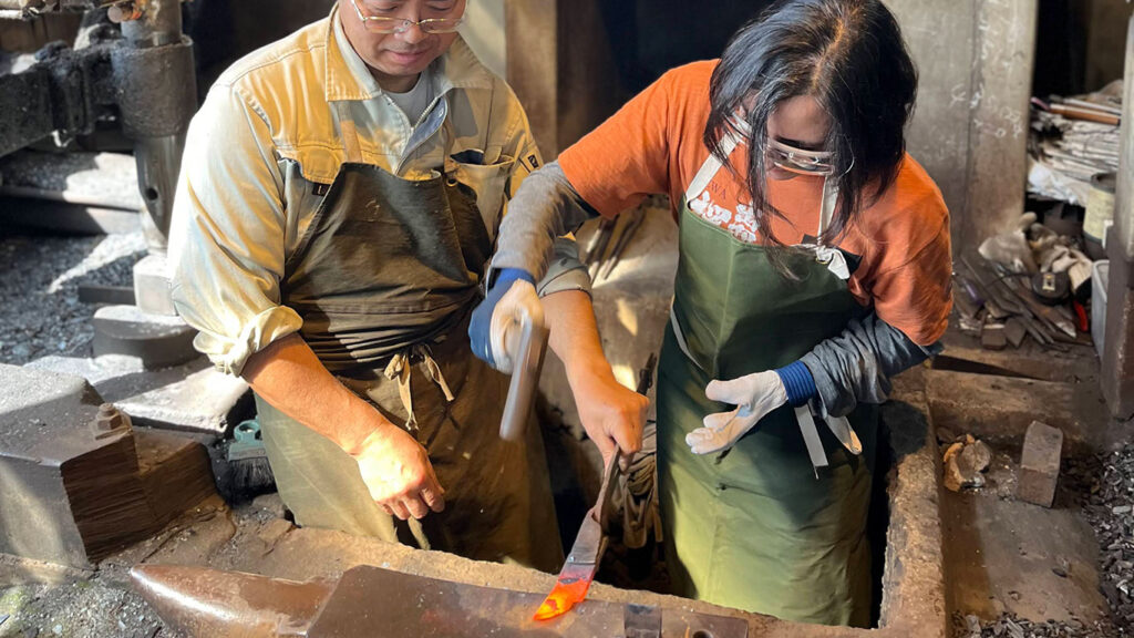 Japanese Knife-Making Experience with Master Blacksmith Kusunoki-san